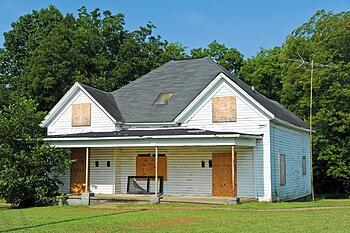 House_needing_restoration.jpg